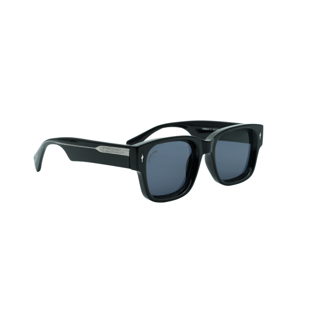 GLANCE | Black
